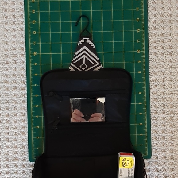 Reisenthel XL toiletry/cosmetic travel bag - Picture 7 of 11